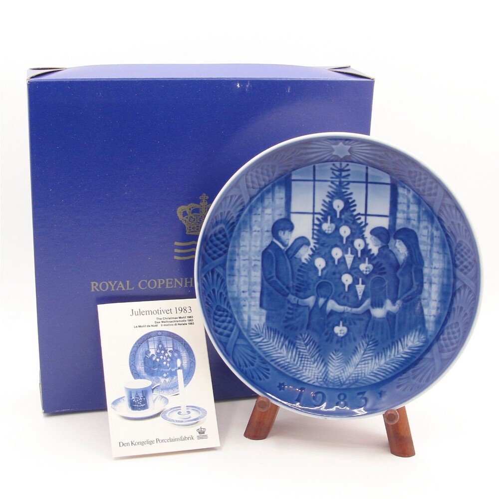 Royal Copenhagen 1983 Christmas Plate Glade Jul / Merry Christmas Box Pamphlet